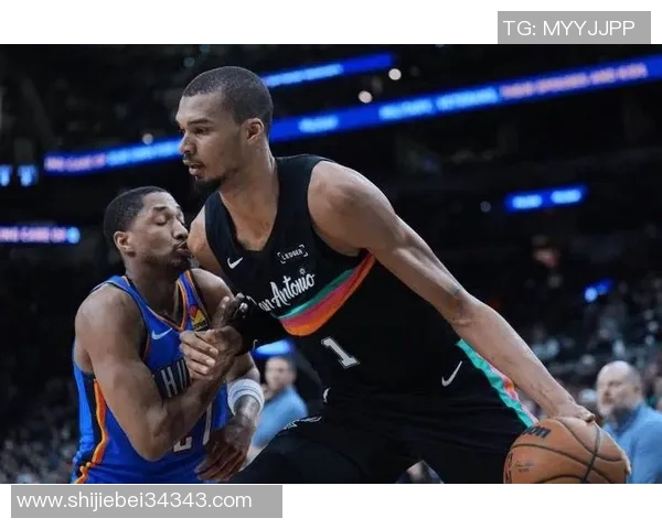 马刺队士气高昂，大胜湖人队晋级季后赛